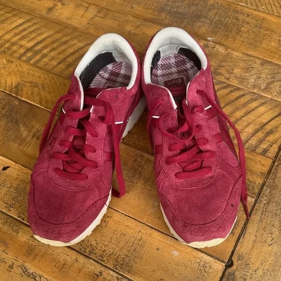 Onitsuka Tiger Tokuten  Onitsuka Tiger by Asics Women’s Beige and Burgundy Sneakers display picture 1